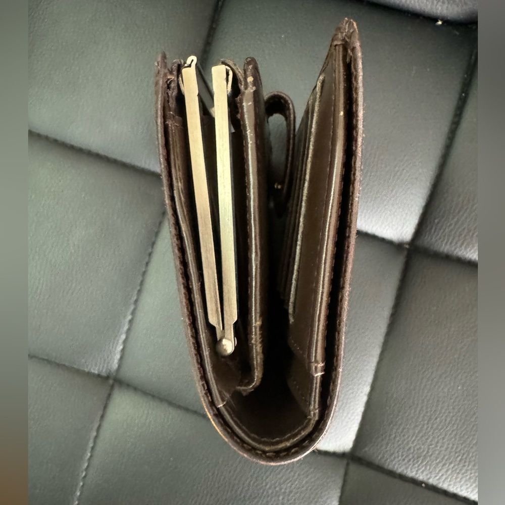 Louis Vuitton Epi Kisslock Brown Wallet - Picture 7 of 10